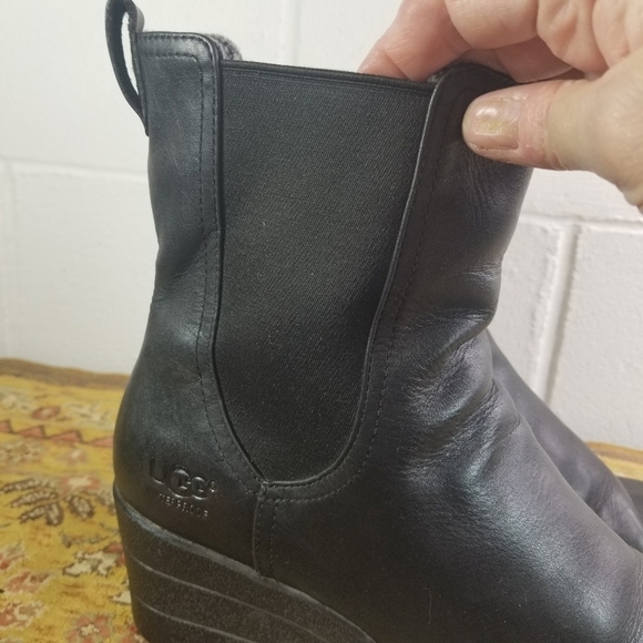 UGG Dupre waterproof black leather wedge chelsea ankle boots - Picture 14 of 14